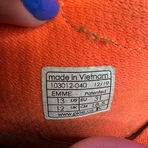 Plae Shoes size 13 kids with velcro closure - Picture 10 of 10